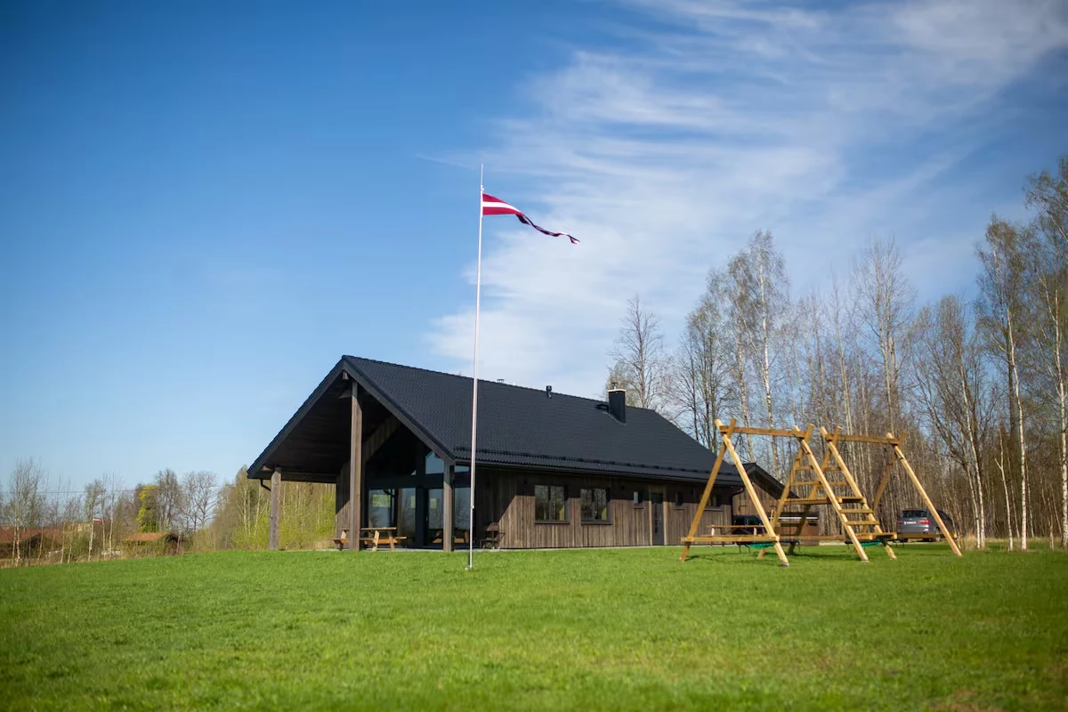 The retreat house in spacious green grounds near Lādezers.
